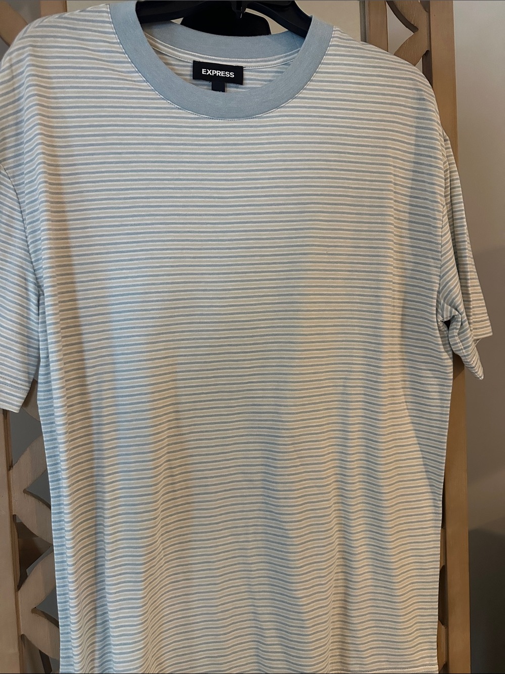 Express Men’s Light Blue & White Striped Short Sleeve Crewneck Tee